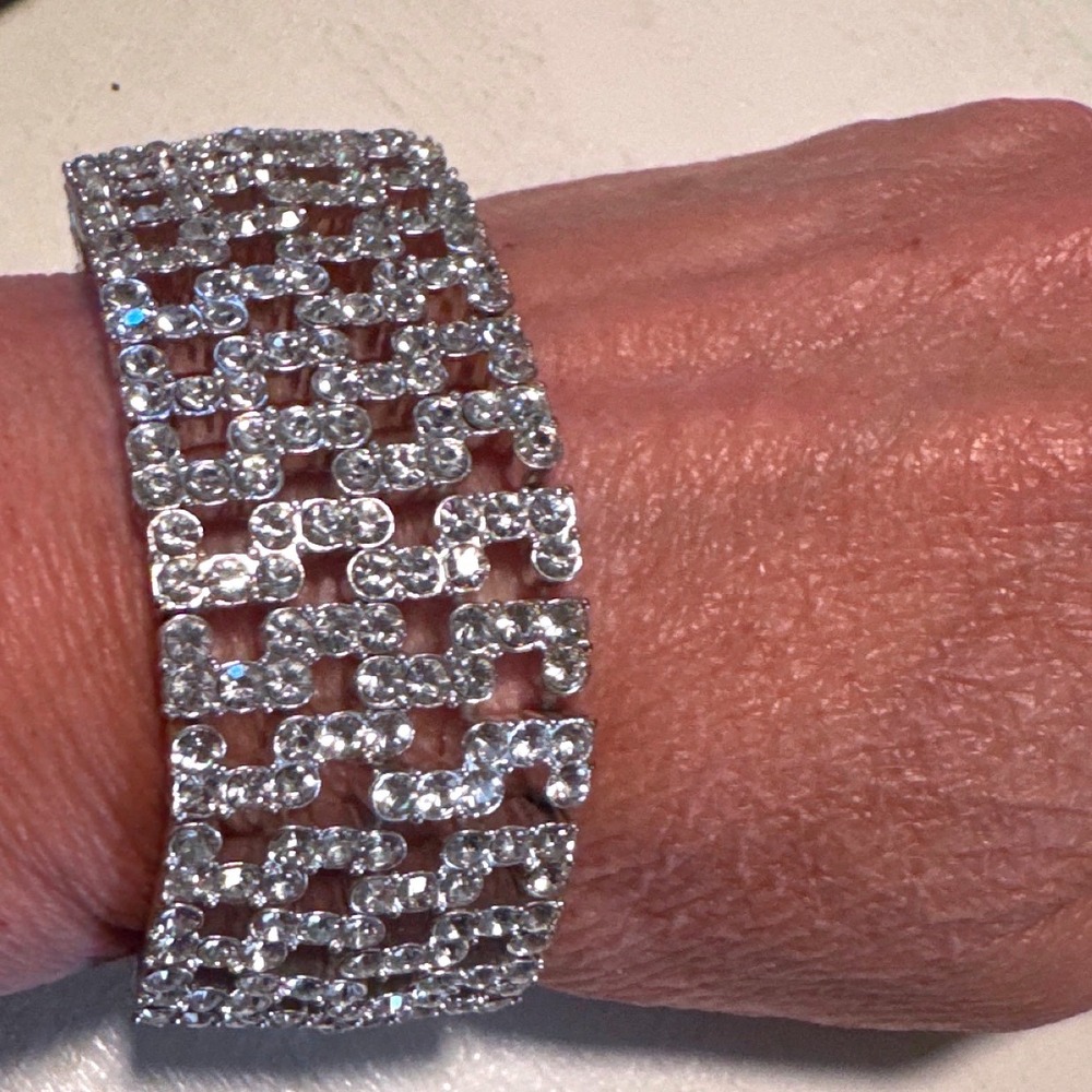 Monet Rhinestone Stretch Bracelet Womens OS Silver Clear Vintage Glam Statement